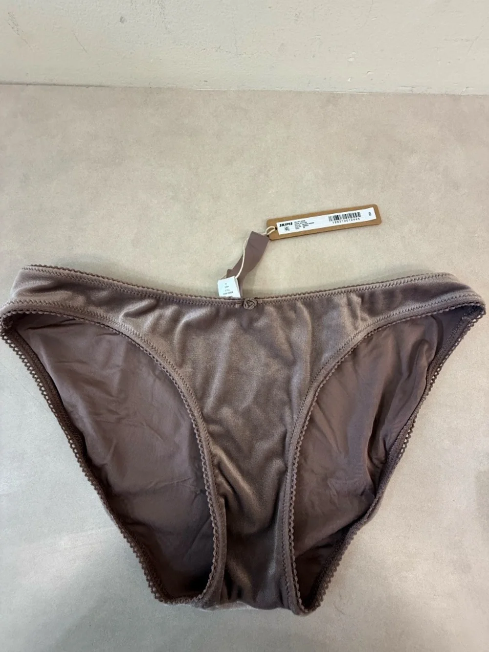 SKIMS Velvet Bikini Bottom in Rich Brown Size XS (NWT)